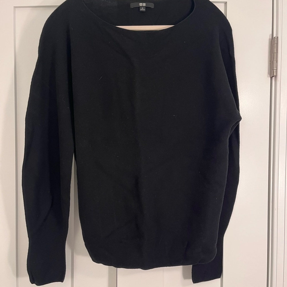 Uniqlo Black Sweater